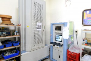 すいちょくがたいんちょうしけんき