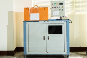 ねじりしけんき