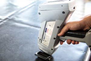 ざいりょうしけんき